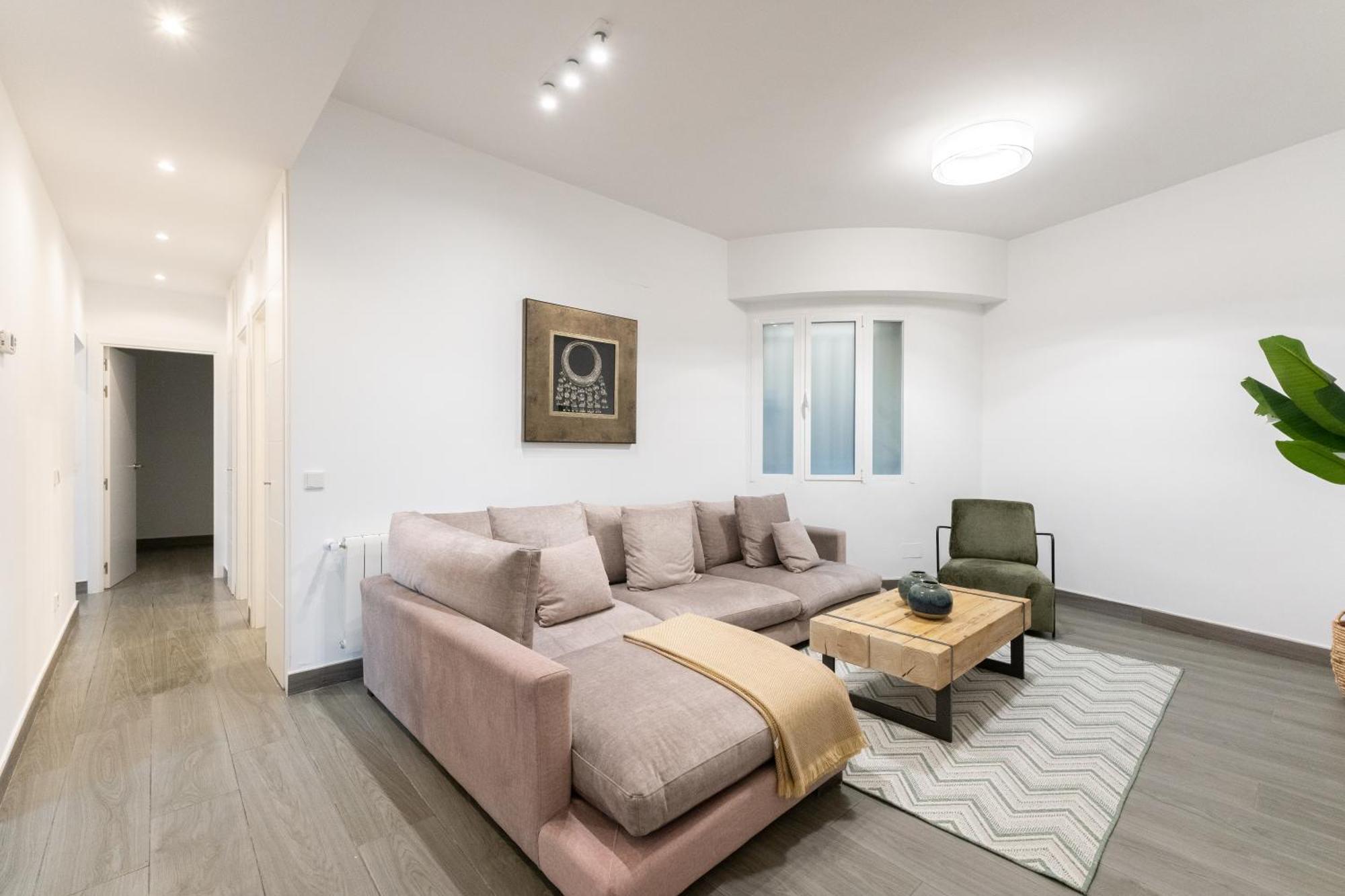 Luxe Apartment In Plaza De Espana Madrid Buitenkant foto