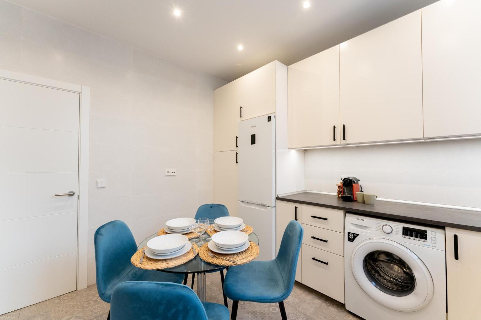 Luxe Apartment In Plaza De Espana Madrid Buitenkant foto